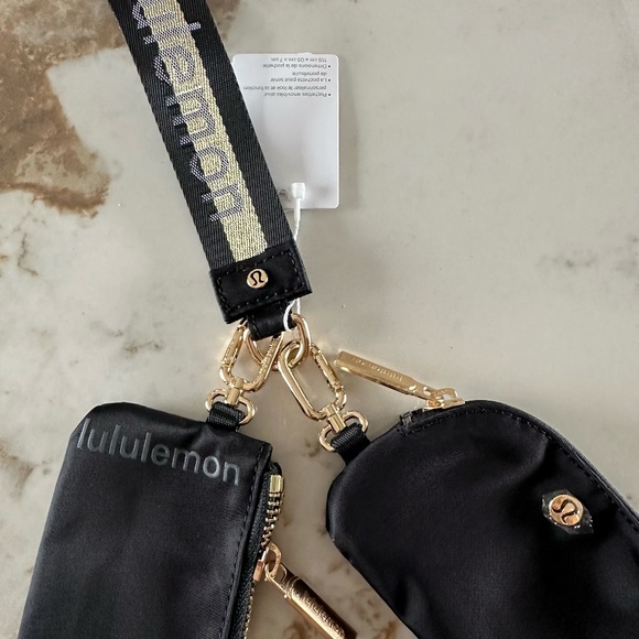 lululemon athletica Handbags - Lululemon Black&Gold Dual pouch Wristlet Keychain wallet bag stylish